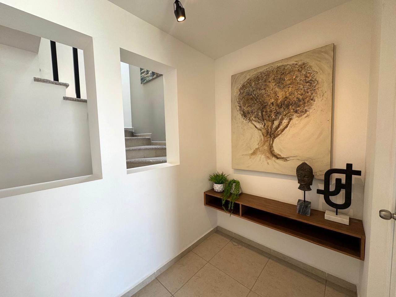 Casa nueva en VENTA en privado, con extraordinaria ubicación al norte de León, Gto. 